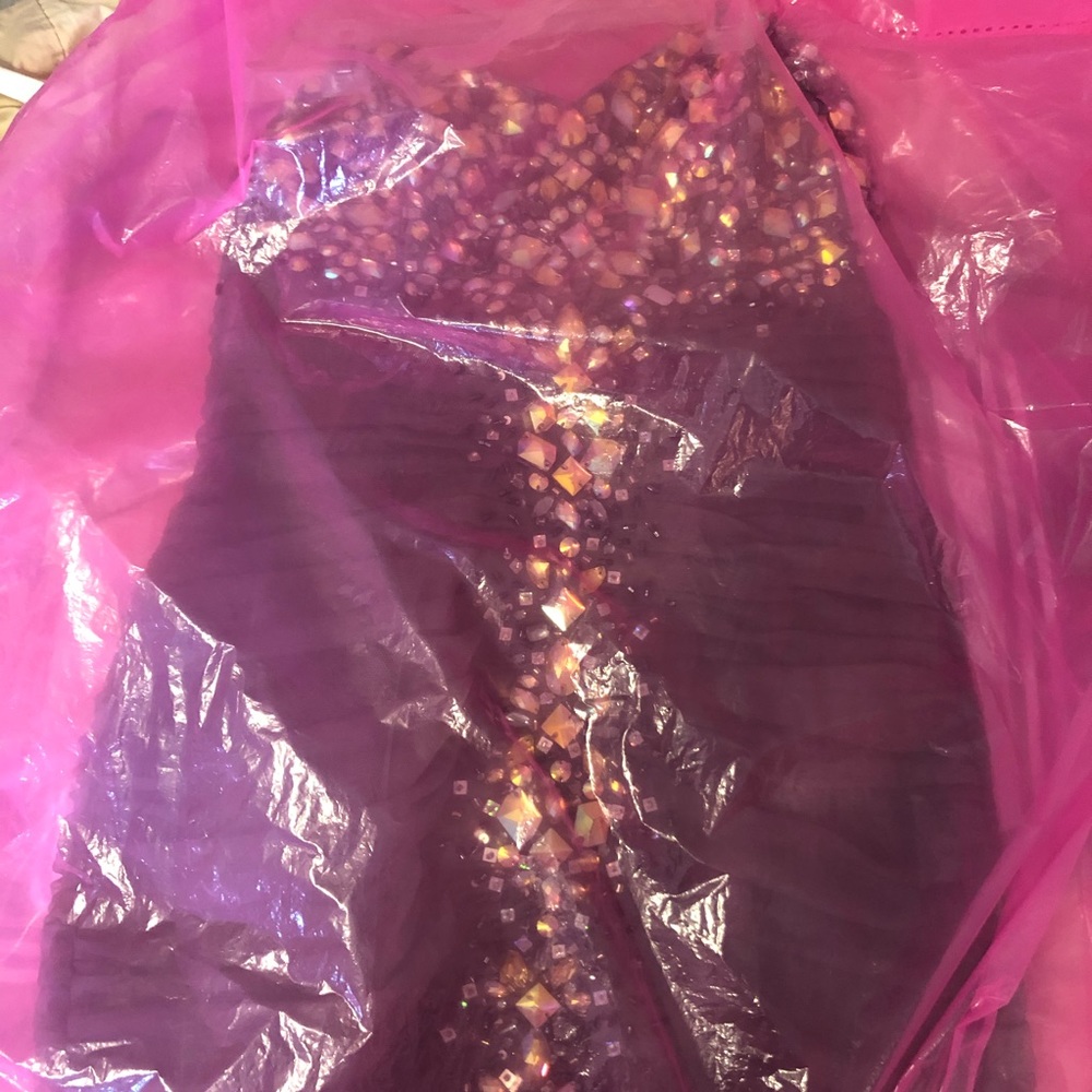 STUNNING Formal Dress - Picture 16 of 16